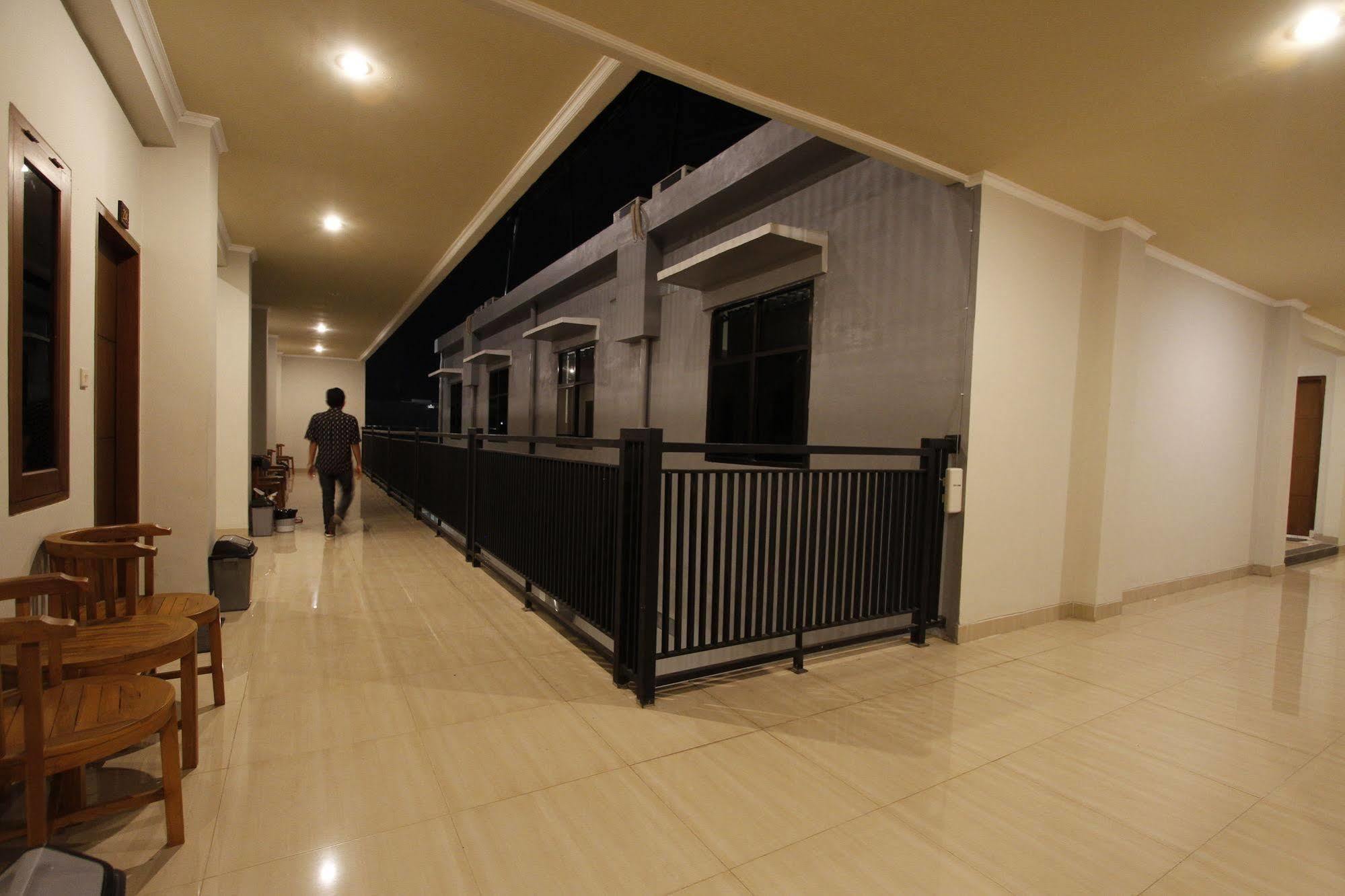 Palapa Hotel Mataram Exterior photo